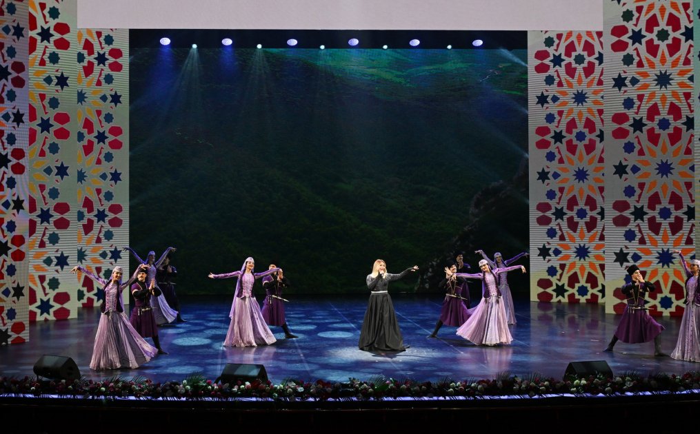 İlham Əliyev qala konsertdə - Fotolar