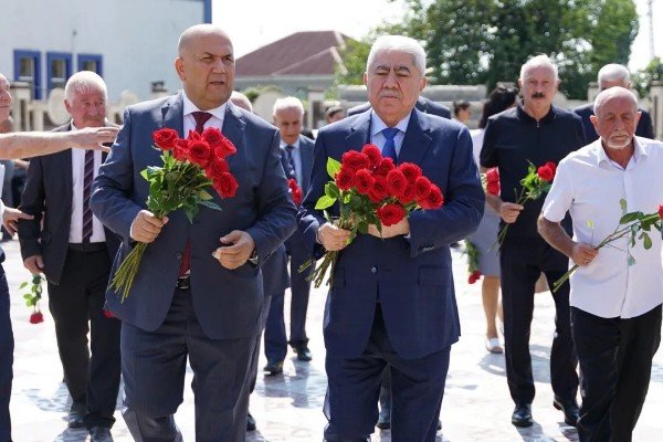 Ağalar Vəliyevin seçicilərlə görüşü başladı - FOTOLAR