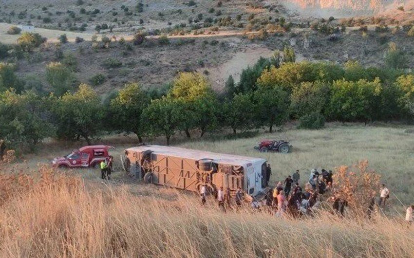 Türkiyədə ağır yol qəzası olub, 22 nəfər yaralanıb