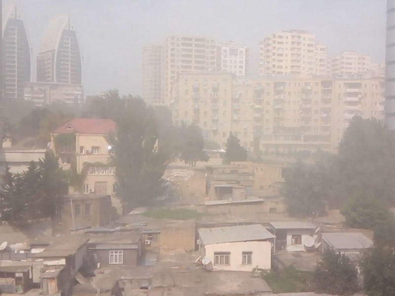 Bakıda tozlu hava: neçə gün davam edəcək?