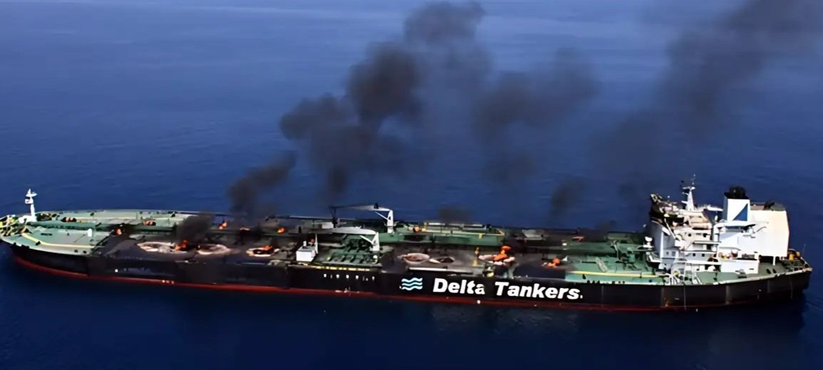 Qırmızı dənizdə husilər tərəfindən yandırılan tanker müvəffəqiyyətlə təhlükəsiz yerə aparılıb