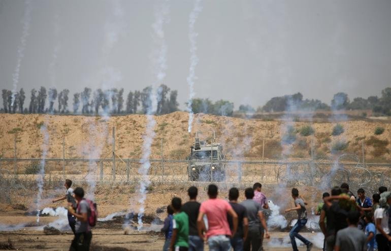 İsrail Qəzzada məktəbi bombaladı: 10 ölü