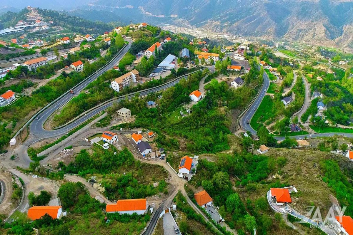 Laçında işçi qrupun növbəti iclası başladı