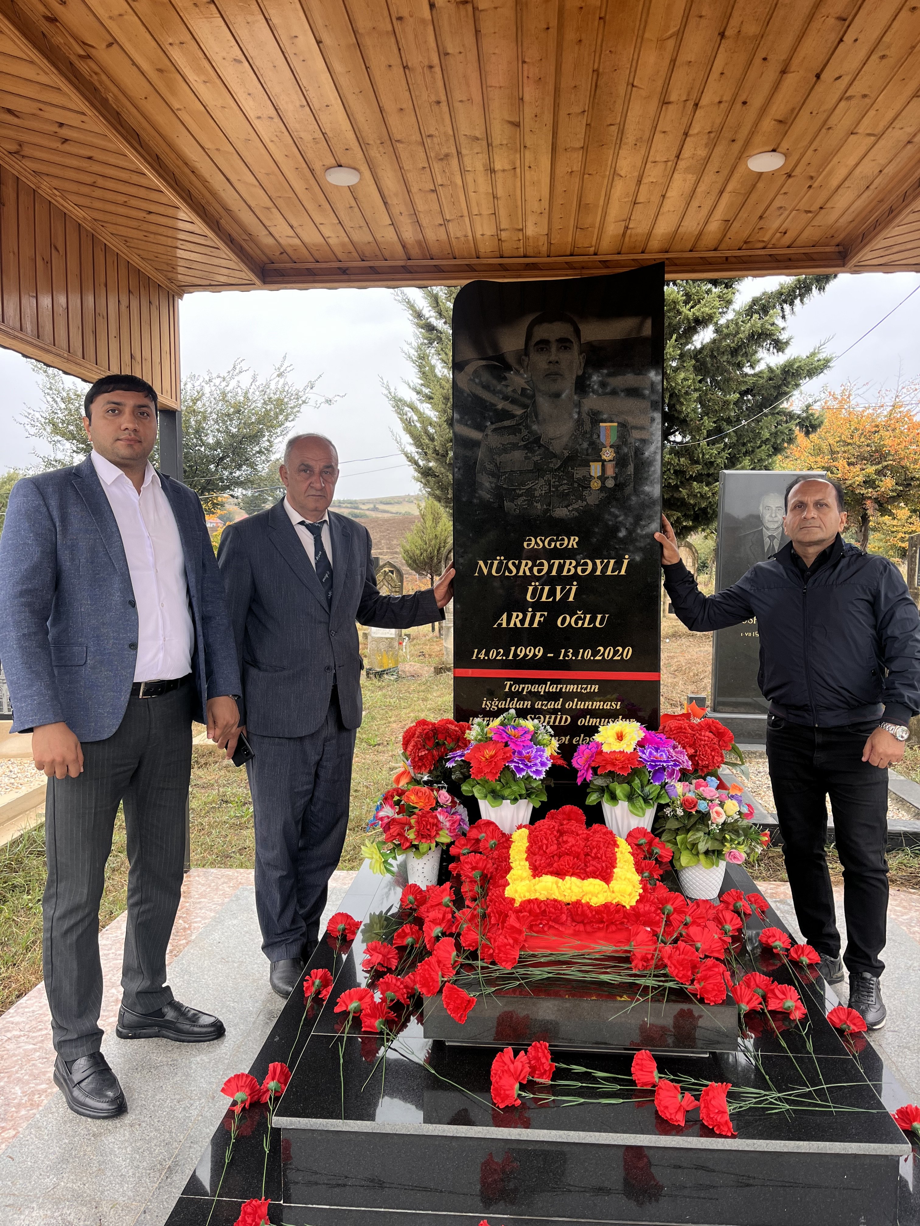 Vətən müharibəsi şəhidi Nüsrətbəyli Ülvi Arif oğlunun dördüncü ildönümündə məzarı və ailəsi ziyarət olunub