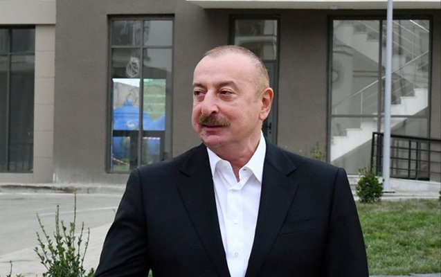 İlham Əliyev Zığ Elektrik Avtobus Parkının fəaliyyəti ilə tanış oldu