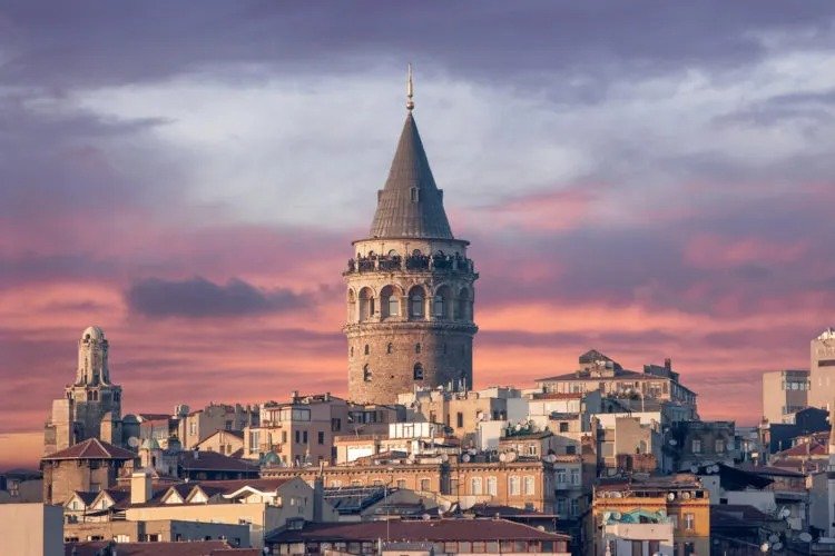 Dünya turizminin mərkəzi olan tarixi İstanbul -