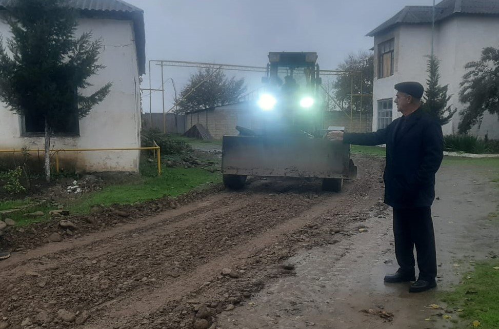 Masallı rayonunun Banbaşı ərazisində kənddaxili küçələrdə təmir işləri davam etdirilir