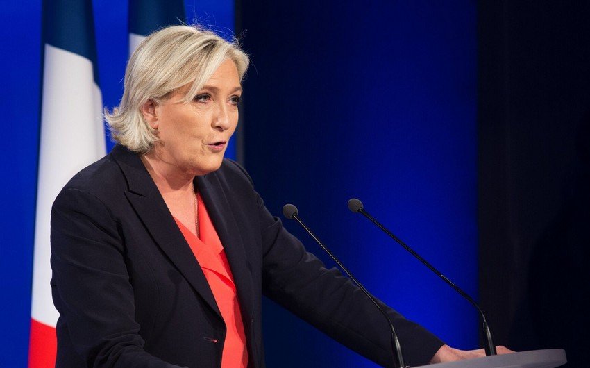 Le Pen: Fransa Prezidenti çaşbaş vəziyyətdədir