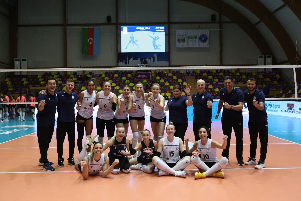 Qadın voleybolçular arasında Azərbaycan çempionatında ilin son oyunları baş tutub