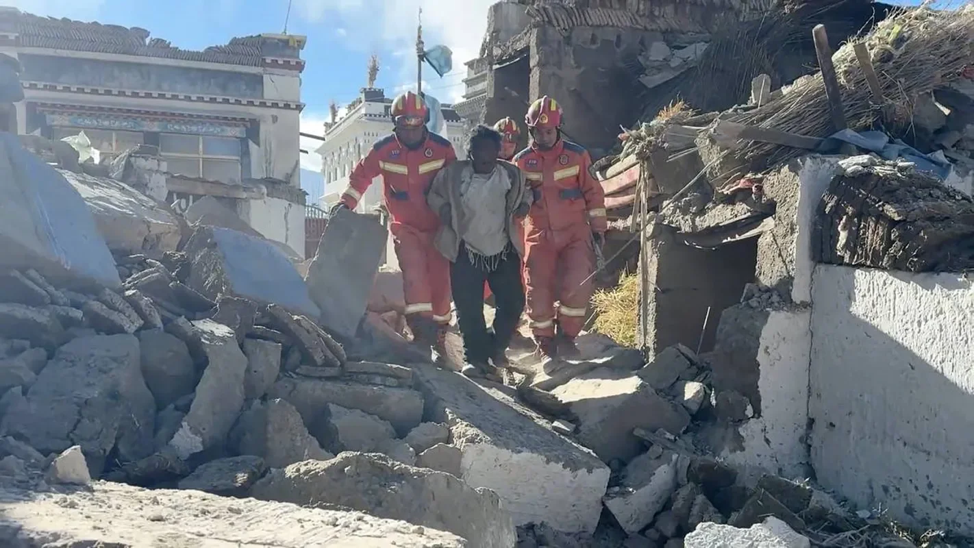 Tibet güclü zəlzələnin nəticələrini hiss etməkdə davam edir