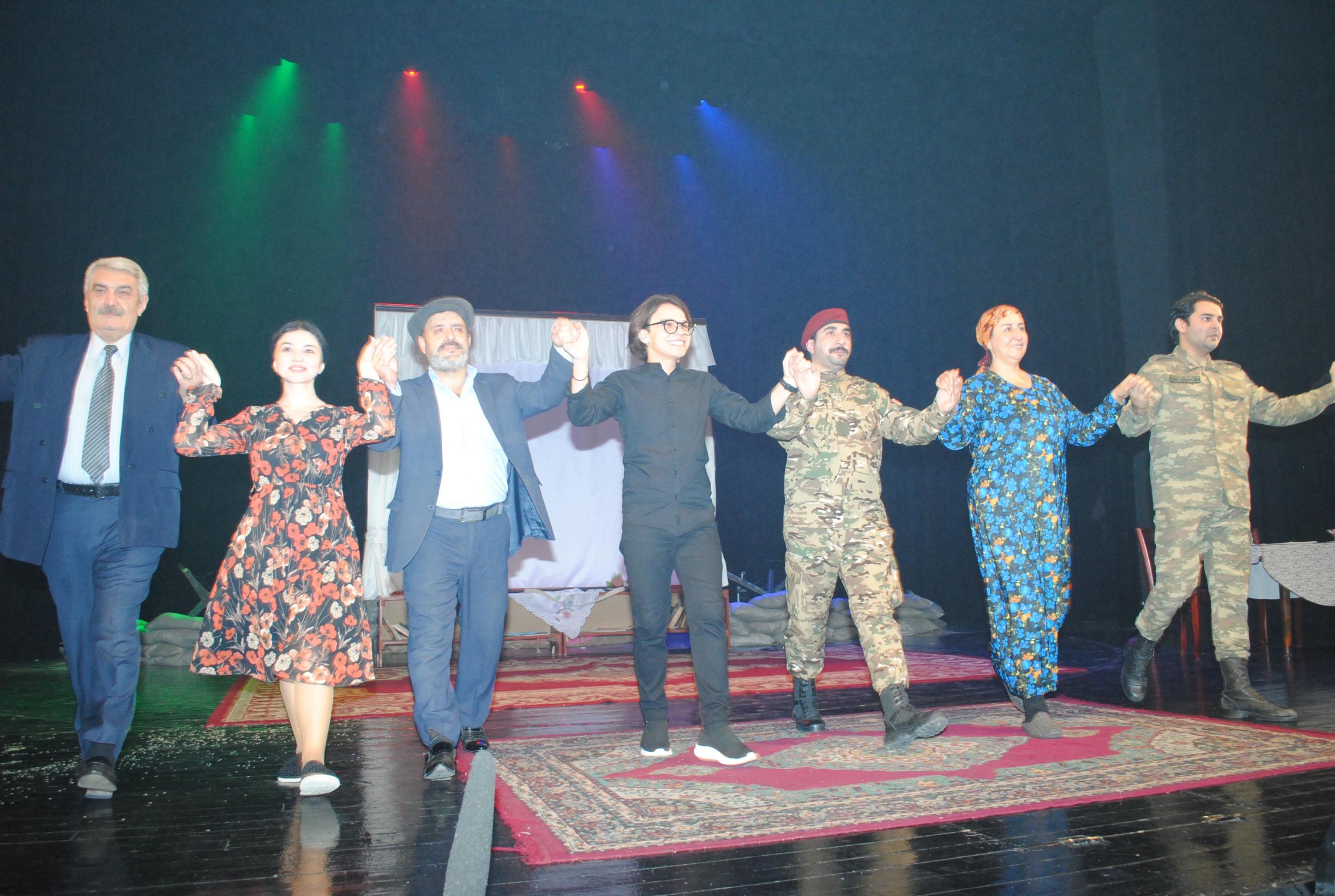 Yanvarın 22-də Azərbaycan Dövlət Milli Gənc Tamaşaçılar Teatrında Sumqayıt Dövlət Dram Teatrının “Xeyir xəbər” tamaşası təqdim olunub.