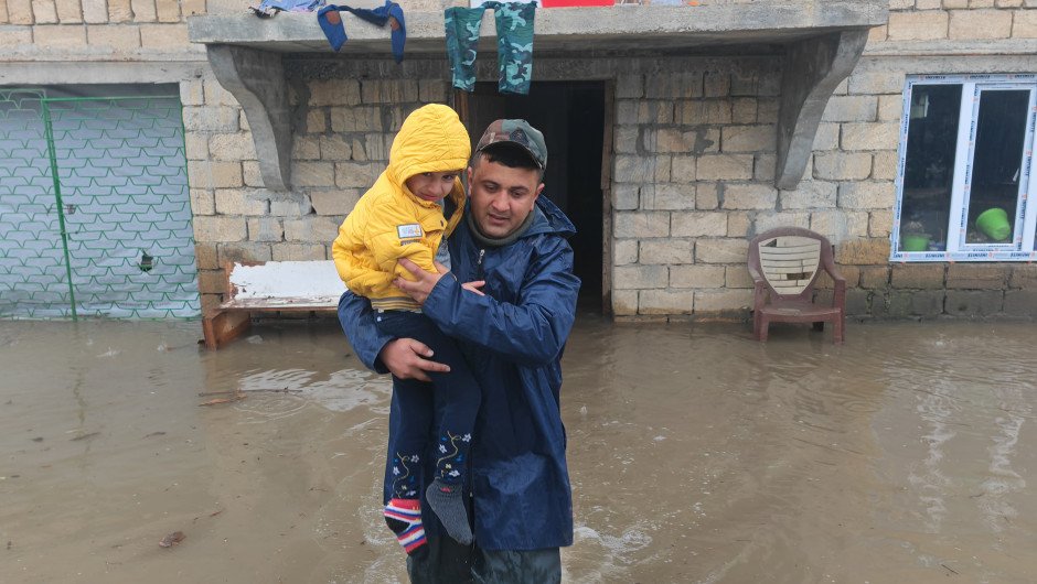 Lənkəranın bir sıra kəndlərini su basıb, 22 nəfər təxliyə olunub - RƏSMİ