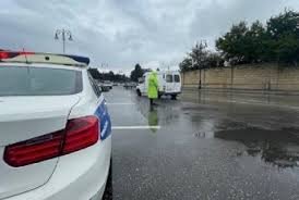 Baş Dövlət Yol Polisi İdarəsinin əlverişsiz hava şəraiti ilə bağlı sürücülərə müraciəti