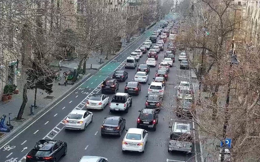 Bakıda tıxac olan yollar açıqlanıb – SİYAHI