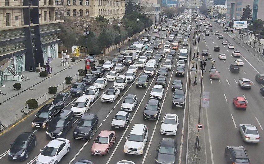 Bakının bir sıra yollarında tıxac müşahidə olunur