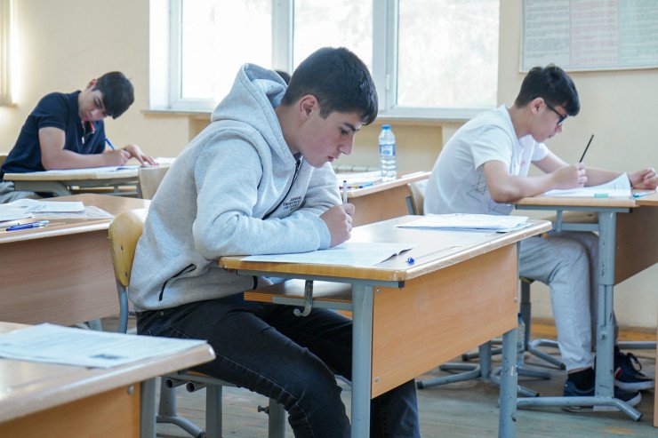 Qəbul imtahanlarına qeydiyyat bitdi: ən çox abituriyent bu qrupdadır - STATİSTİKA