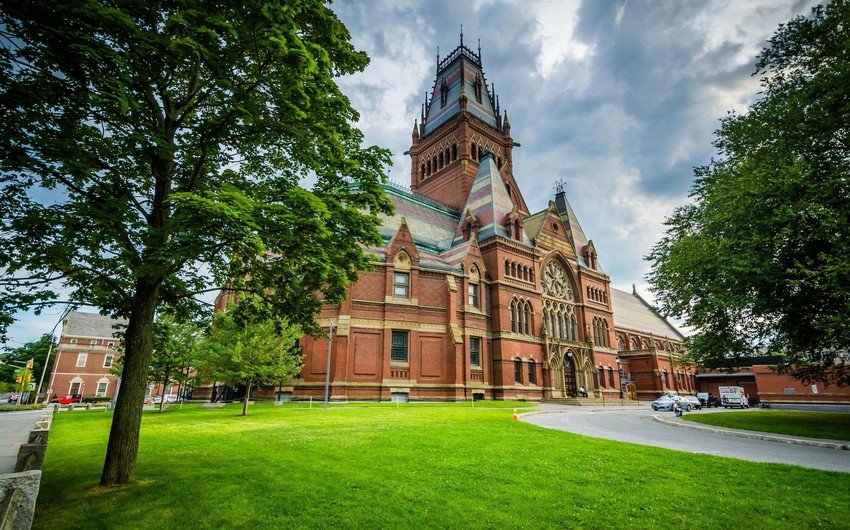 Tramp Harvard Universitetini vergidən azad statusundan məhrum etməyi planlaşdırır