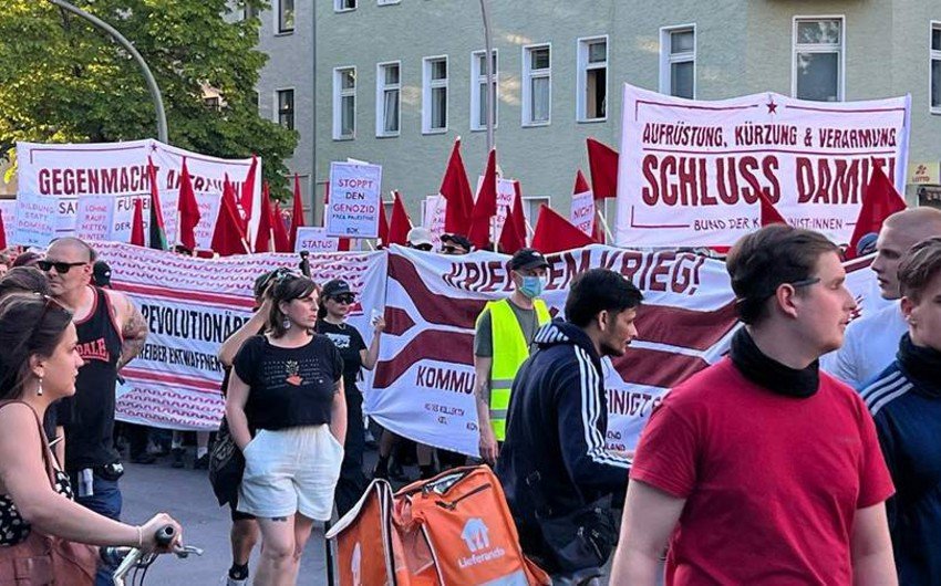 Berlində 1 May nümayişləri zamanı 70-dən çox insan saxlanılıb