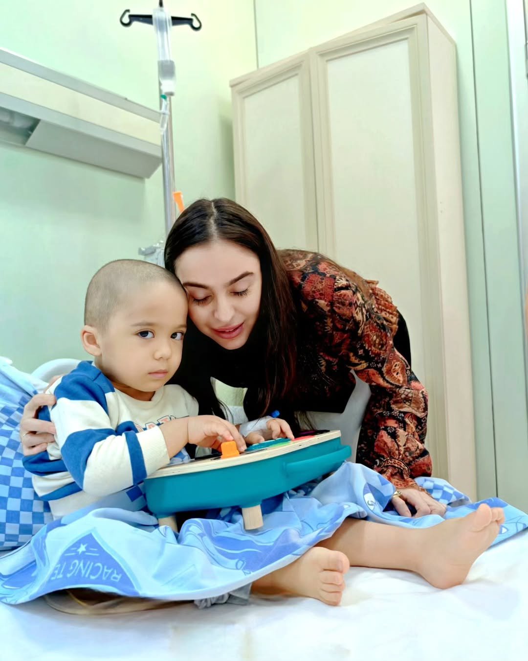 Leyla və Arzu Əliyevalar Onkologiya Mərkəzində - Fotolar