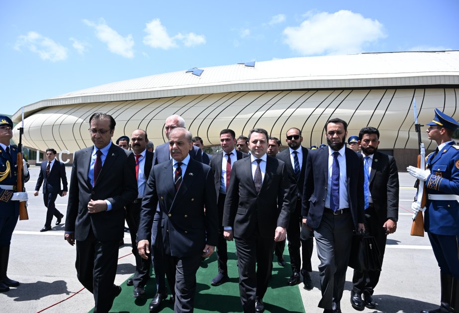 Şahbaz Şərifin Azərbaycana səfəri başa çatdı