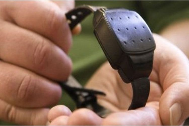 İcra Hakimiyyətinin şöbə müdirinə elektron qolbaq taxıldı