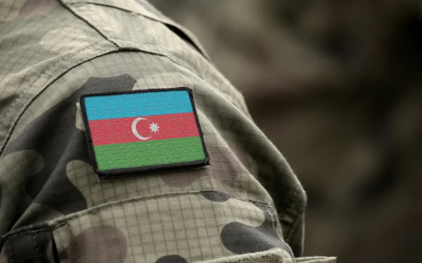Prezident kursantların vəzifələri, eləcə də gizir, miçman və zabitlərin hüquqları ilə bağlı dəyişiklikləri təsdiqləyib