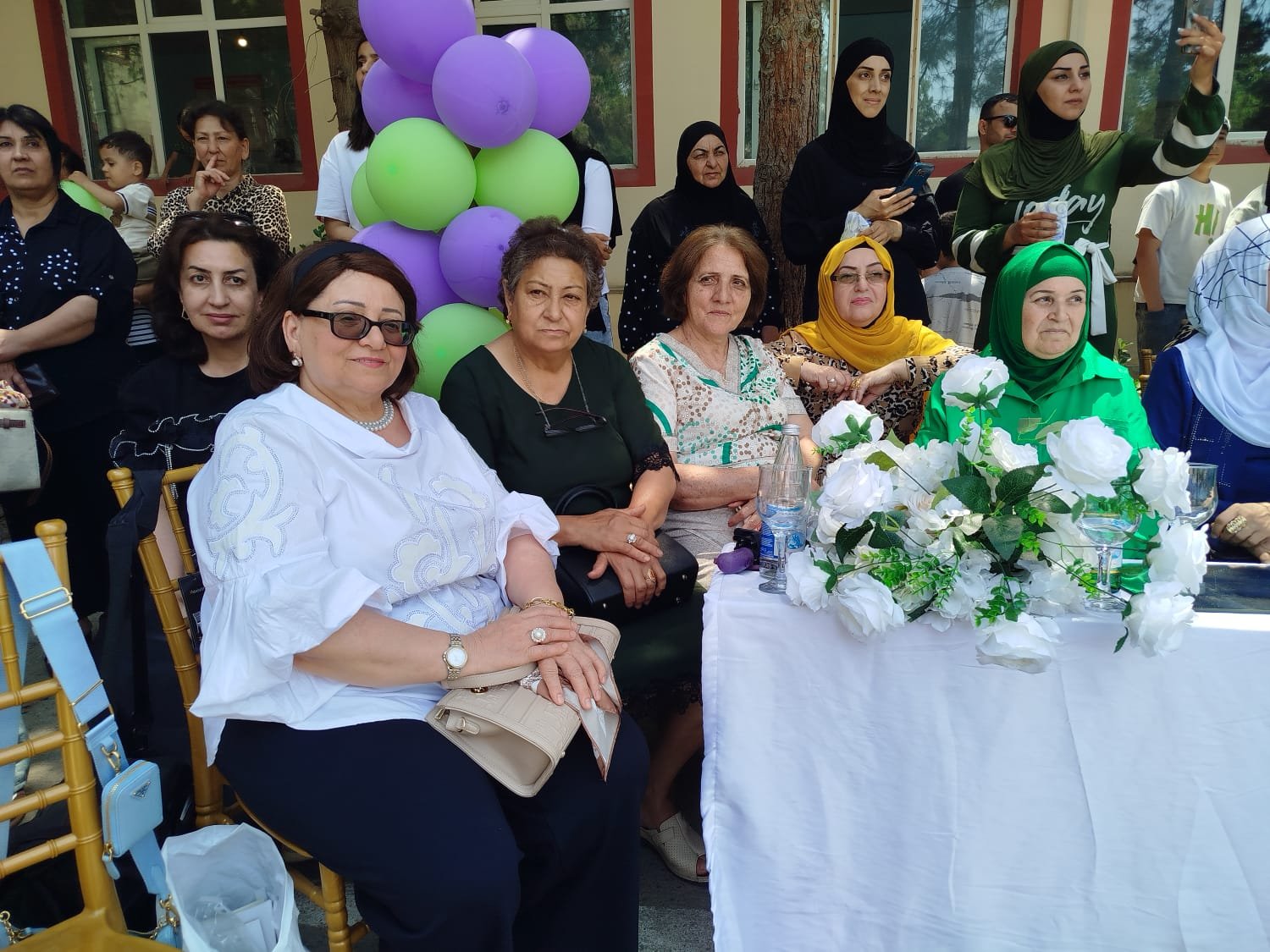 Şirvanda 10 nömrəli məktəbdə “Son zəng” və unudulmaz görüş: 50 il əvvəlki məzunlar məktəblərinə qayıtdı Şirvanda 10 nömrəli məktəbdə “Son zəng” və unudulmaz görüş: 50 il əvvəlki məzunlar məktəblərinə qayıtdı