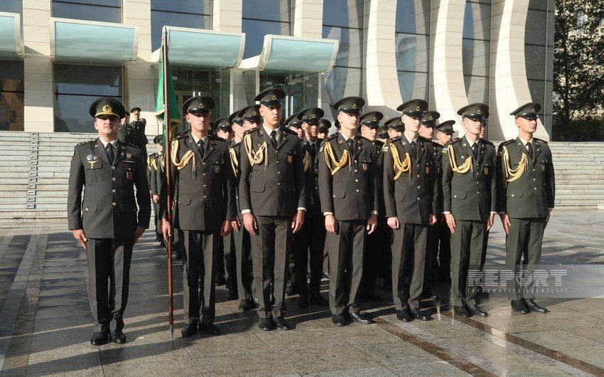 Bakıda hərbi orkestrlərin müşayiəti ilə yürüşlər keçirilir