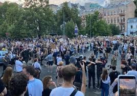 ANTİKORRUPSİYA QANUNU TƏNQİD OLUNUB