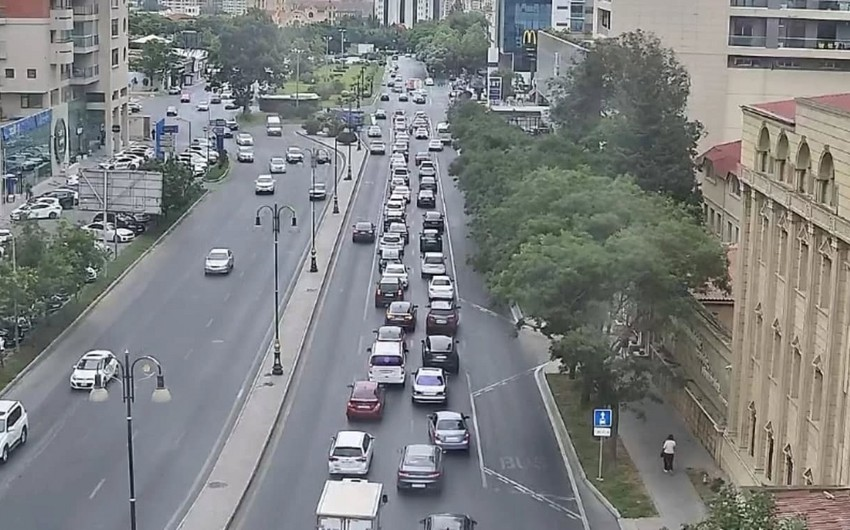 Bakının bəzi yollarında sıxlıq var