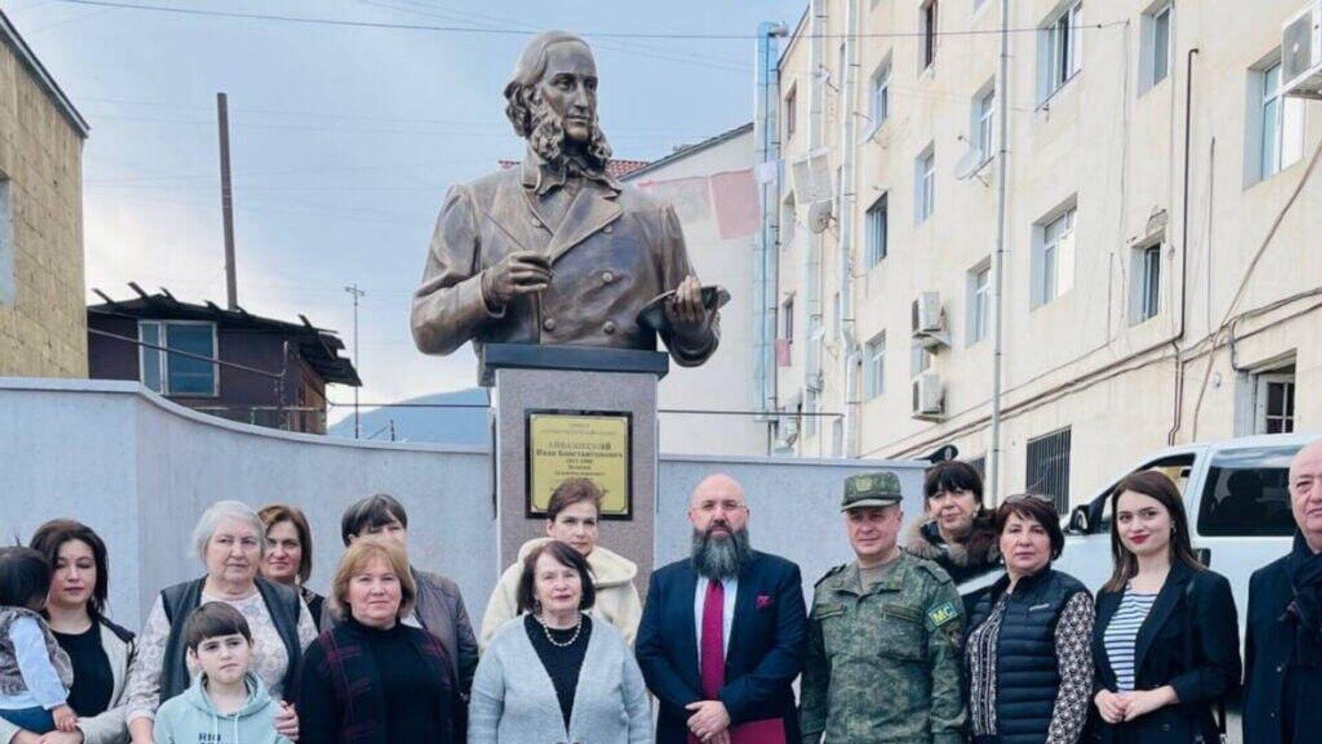 Lenini basdırmaqdan çəkinən Rusiya – TASS “atan kazak” rolunda - ŞƏRH