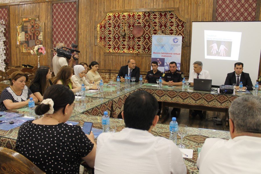 Regionda təhlükəsiz virtual mühitə dair ictimai müzakirələr davam edir - FOTOLAR