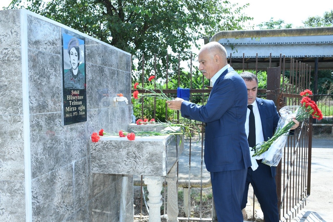 Masallının Şıxlar ərazisində şəhid məzarları İcra başçısı tərəfindən ziyarət olundu