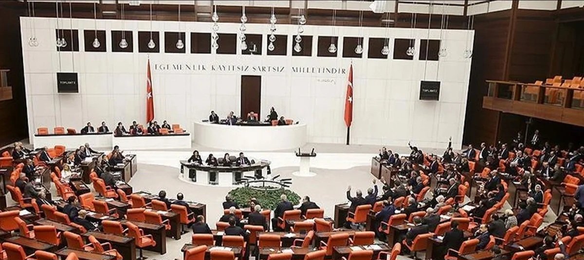 Türkiyə kürd qüvvələri ilə sülhün yaradılması üçün komissiya yaradır