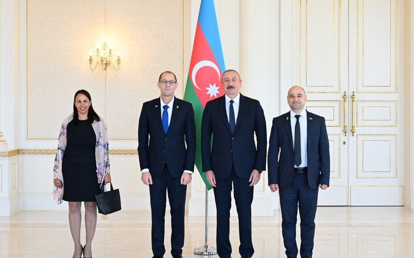 İlham Əliyev İsrailin Azərbaycandakı yeni səfirinin etimadnaməsini qəbul edib