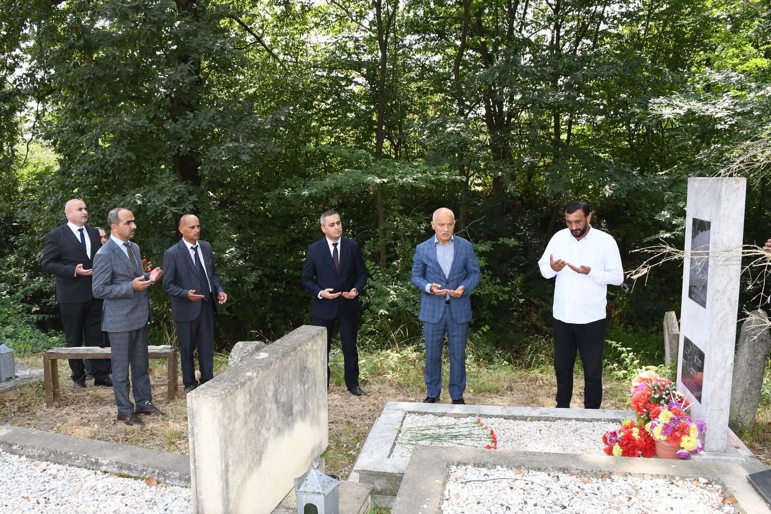Masallıda şəhid məzarları İcra başçısı tərəfindən ziyarət olundu