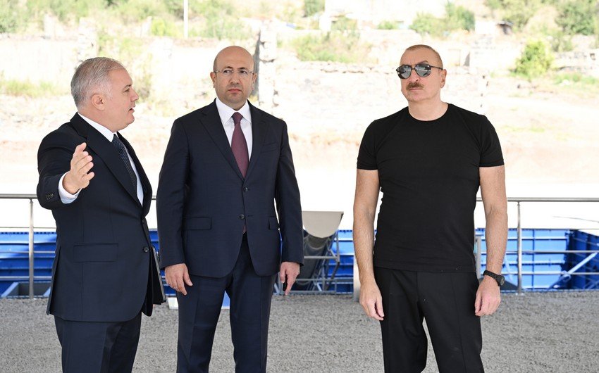 Prezident İlham Əliyev Kəlbəcər şəhər parkının təməlini qoyub - YENİLƏNİB