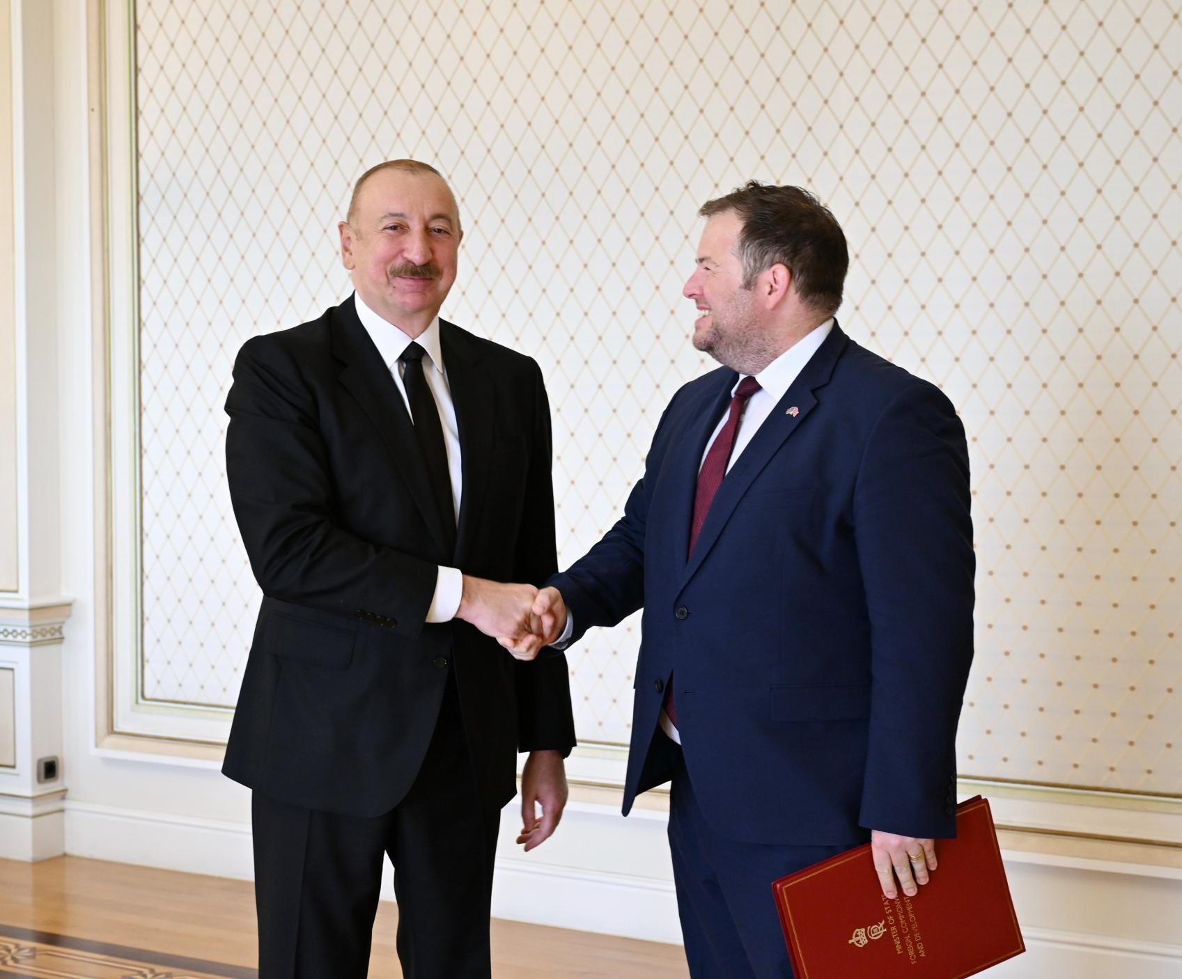 İlham Əliyev Böyük Britaniyanın dövlət nazirini qəbul edib
