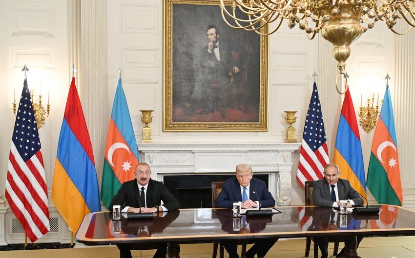 Salem Əl-Ketbi: Əliyev və Paşinyan Cənubi Qafqazda xəritələri və marşrutları yenidən formalaşdıra biləcək saziş imzalayıblar 