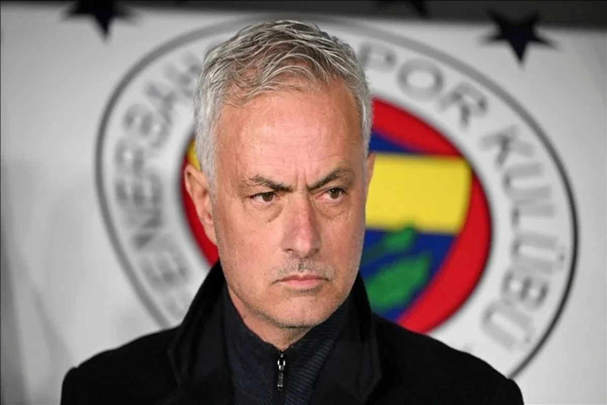 "Fənərbaxça" Mourinyonu istefaya göndərib