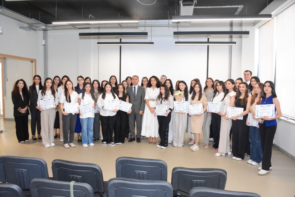 “Zərif mühəndislər” təqaüd proqramından ilk 50 qız məzun olub