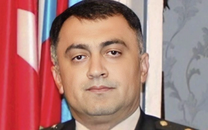 Məhkəmə külli miqdarda rüşvət almaqda təqsirləndirilən sabiq hərbi komissarı ev dustaqlığına buraxılıb