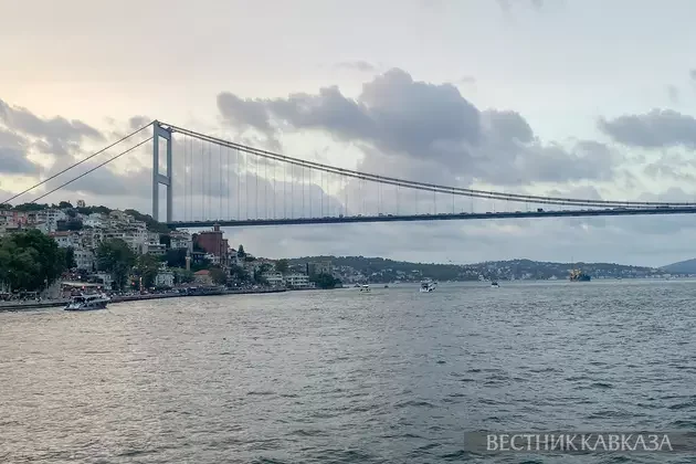 Boğaziçi və Çanaqqala boğazından keçərək 7 dəfə səyahət etdi