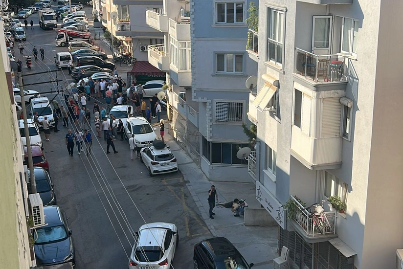 İzmirdə polis idarəsinə silahlı hücum edərək iki polisi qətlə yetirən şəxs ölüb - YENİLƏNİB