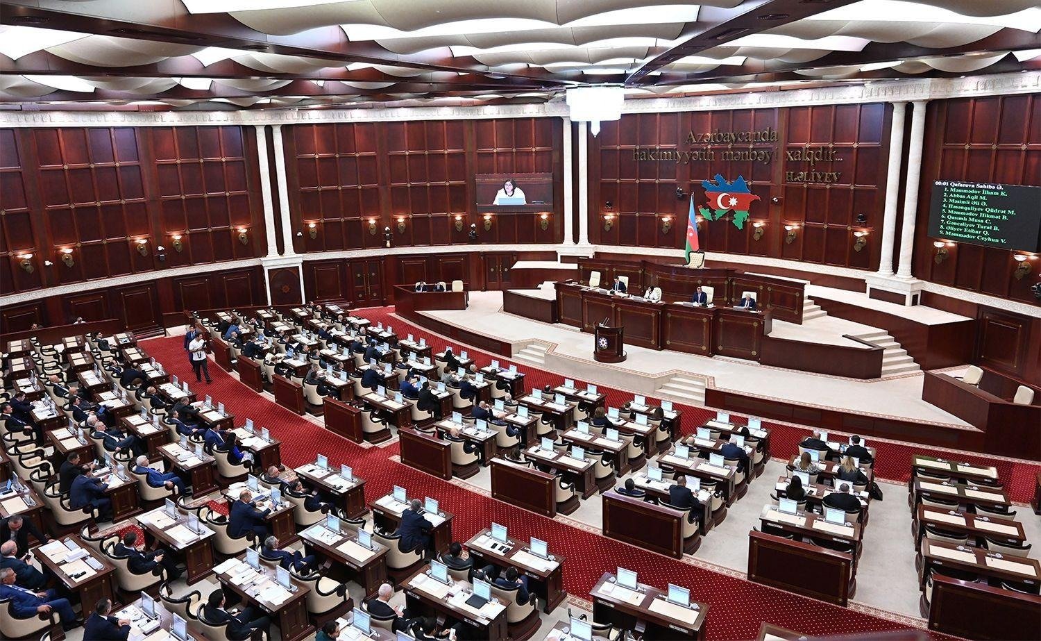 PARLAMENTİN NÖVBƏDƏNKƏNAR SESSİYASI ÇƏRÇİVƏSİNDƏ XÜSUSİ İCLASI BAŞLAYIB
