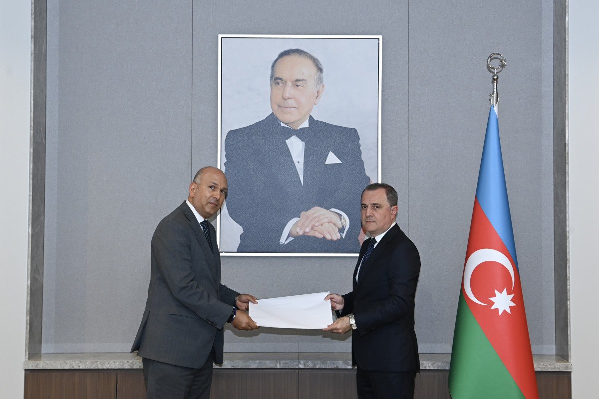 Misirin yeni səfiri etimadnaməsinin surətini Ceyhun Bayramova təqdim edib 