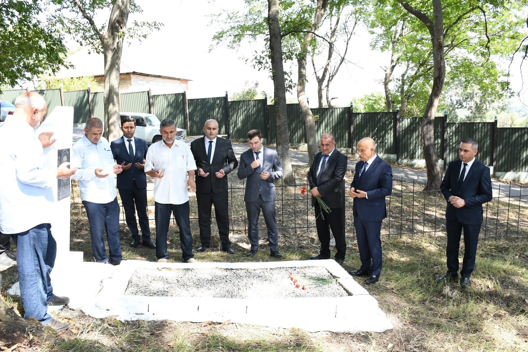 Masallı rayon Sığdaş ərazisində şəhid məzarları rayon rəhbərliyi tərəfindən ziyarət olundu