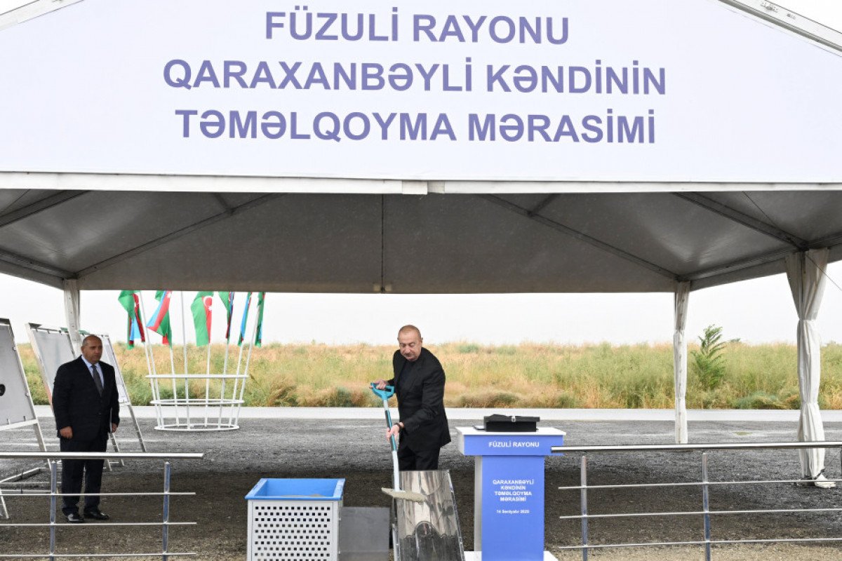 Prezident Füzulidə Qaraxanbəyli kəndinin təməlini qoydu