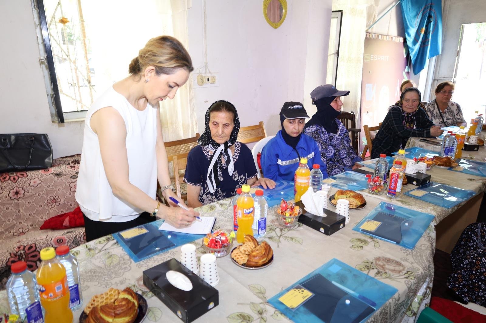 Bakıxanovda həssas qruplara hüquqi, tibbi və sosial dəstək göstərilir - FOTOLAR