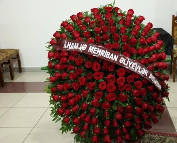 Prezident və Birinci xanım xalq artistinin vida mərasiminə əklil göndərdilər